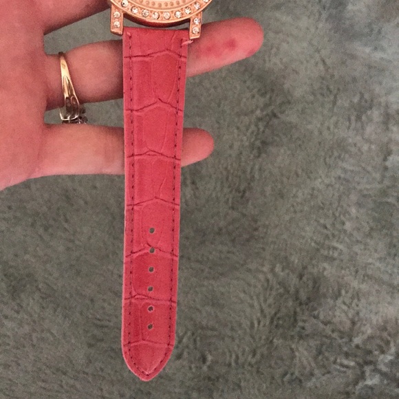 NWT rose gold diamond face Hello Kitty watch - Picture 7 of 8